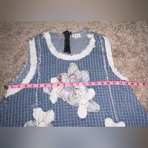 POL Denim Top with Double Gauze Flower Patches in Denim Multi Colored Size M - Picture 10 of 16